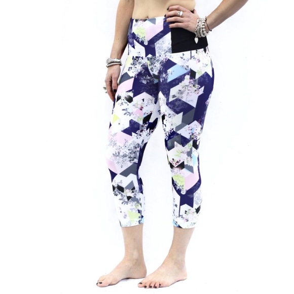 Stella Capri Legging - NWT - Picture 1 of 4